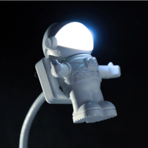 מנורת לילה אסטרונאוט 